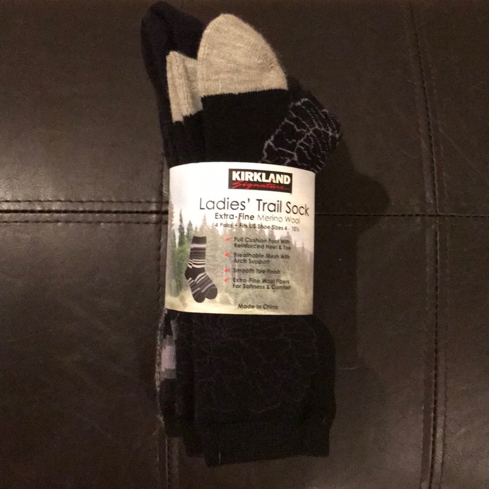 Ladies’ trail socks (NWT)